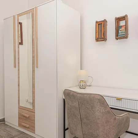 2 Bedroom Cozy In Betina *