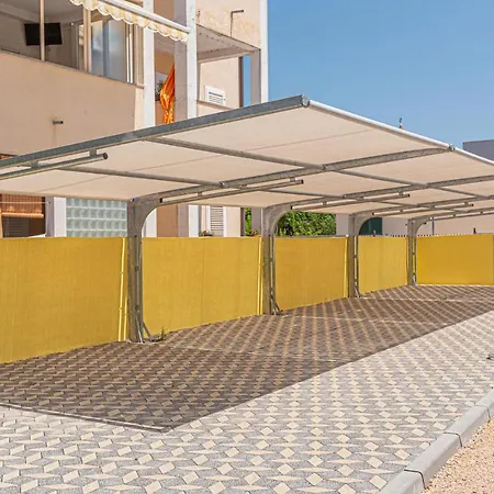 2 Bedroom Cozy In Betina
